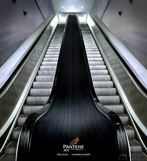 Реклама на эскалаторе