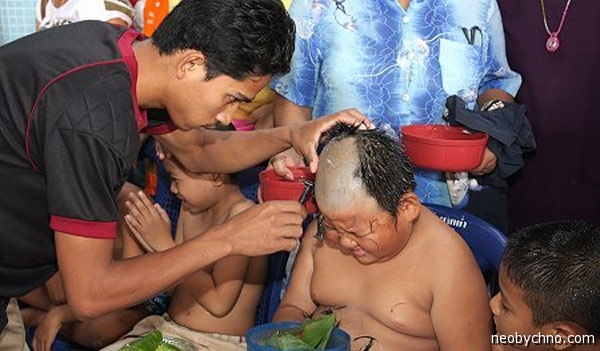 Постриг в монахи в Таиланде
